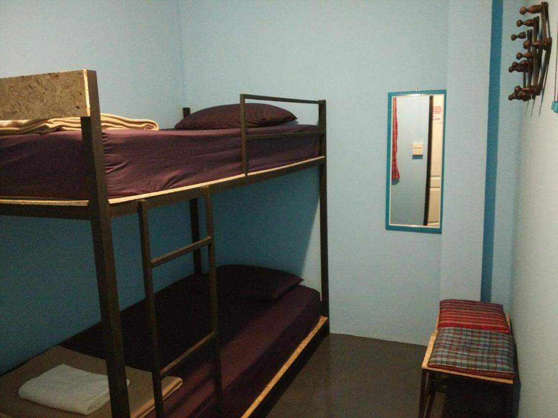 J Giant Hostel Чиангмай Экстерьер фото