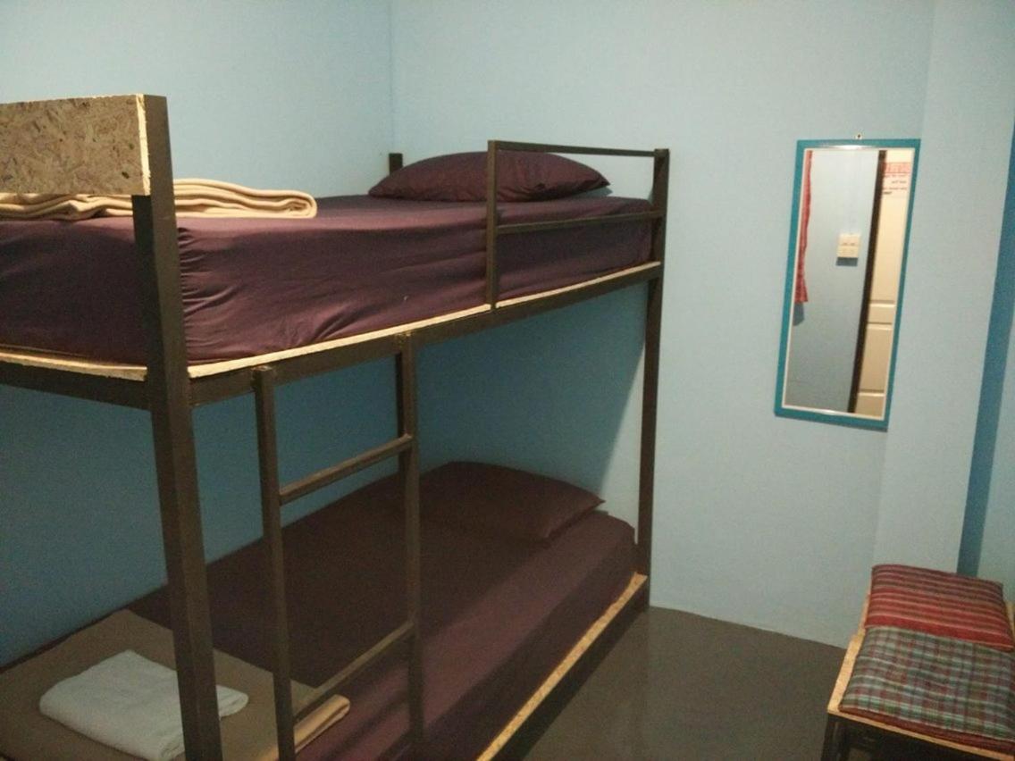 J Giant Hostel Чиангмай Экстерьер фото