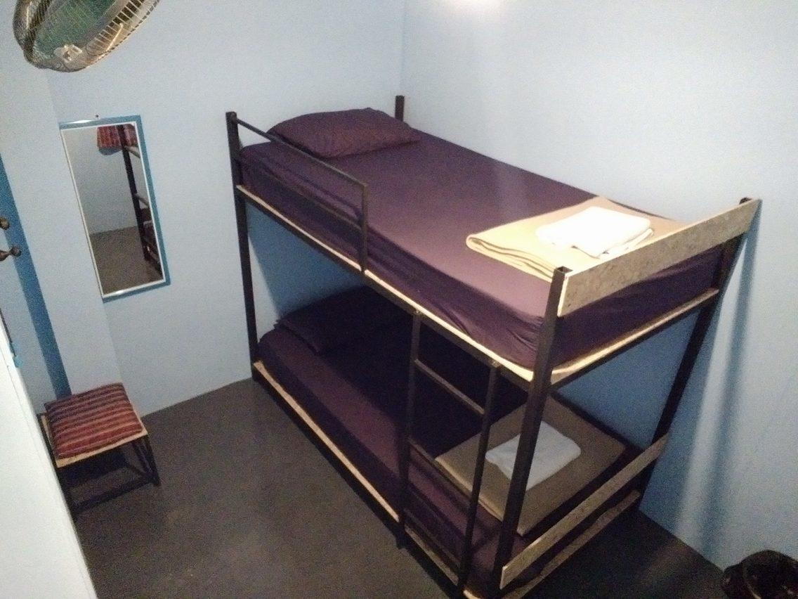 J Giant Hostel Чиангмай Экстерьер фото
