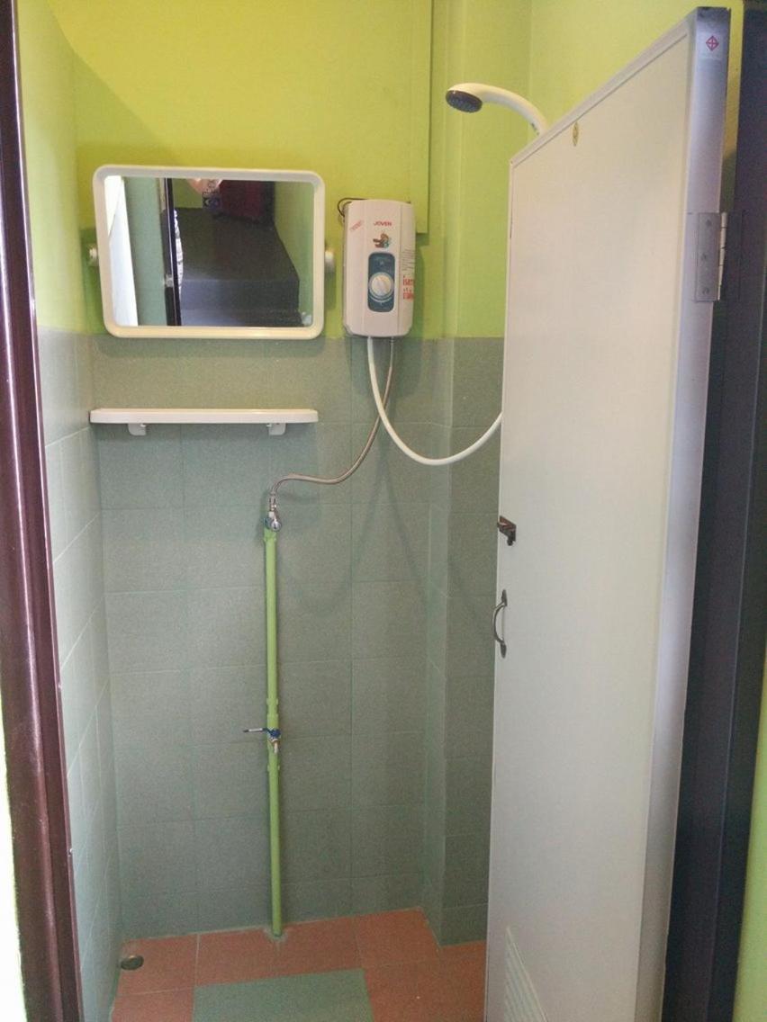 J Giant Hostel Чиангмай Экстерьер фото