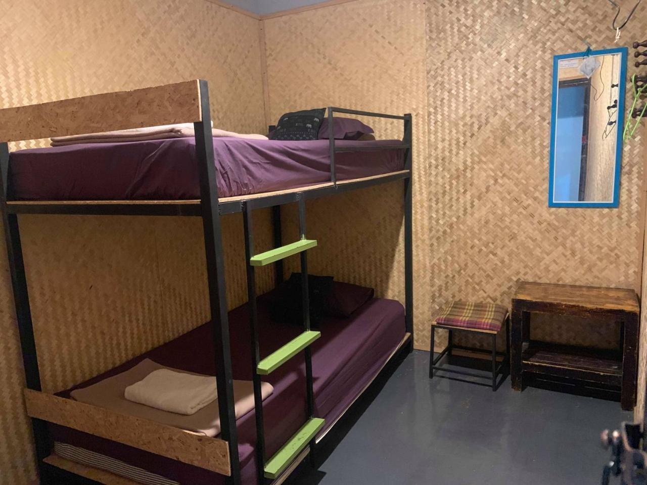 J Giant Hostel Чиангмай Экстерьер фото