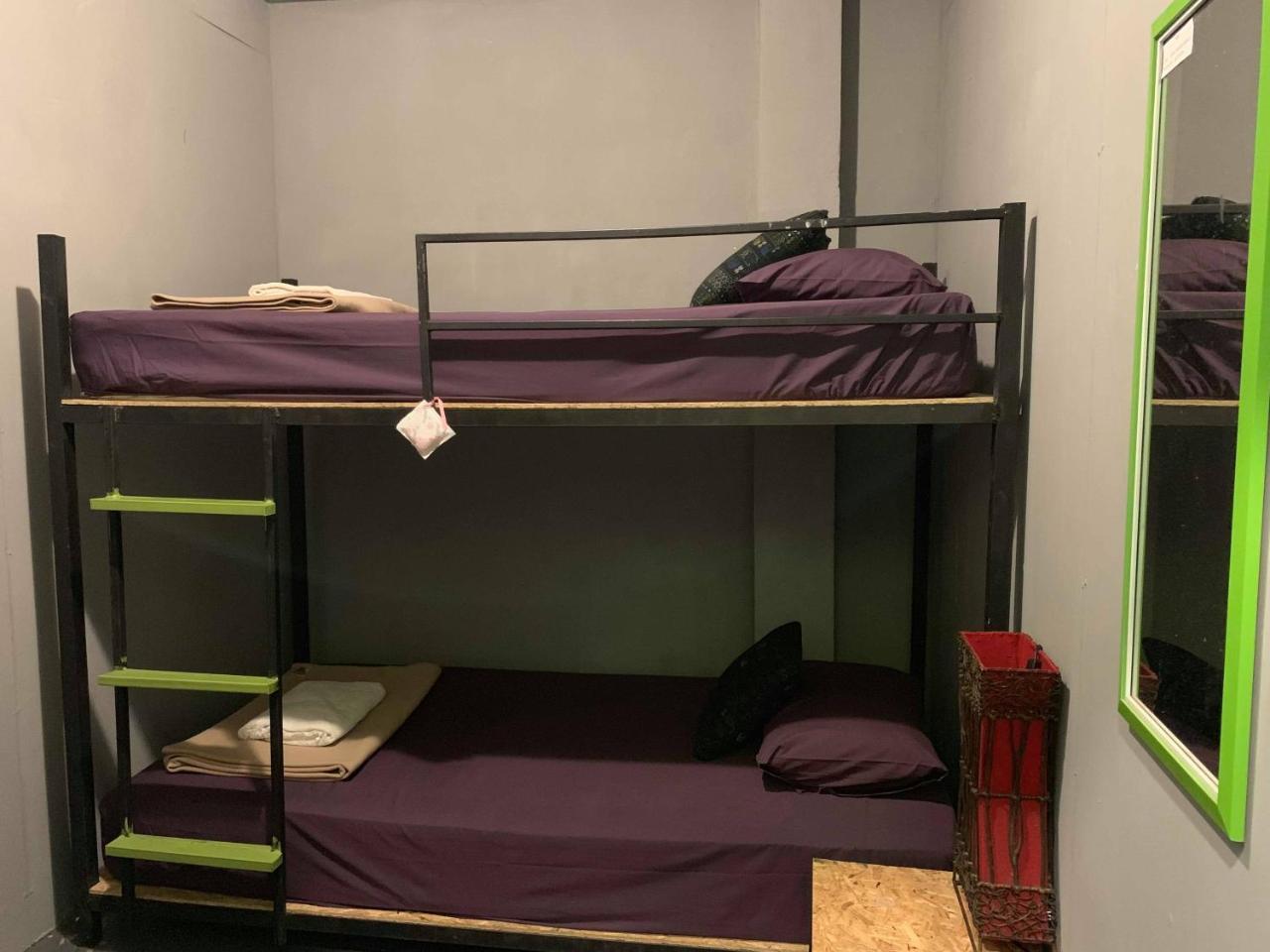 J Giant Hostel Чиангмай Экстерьер фото
